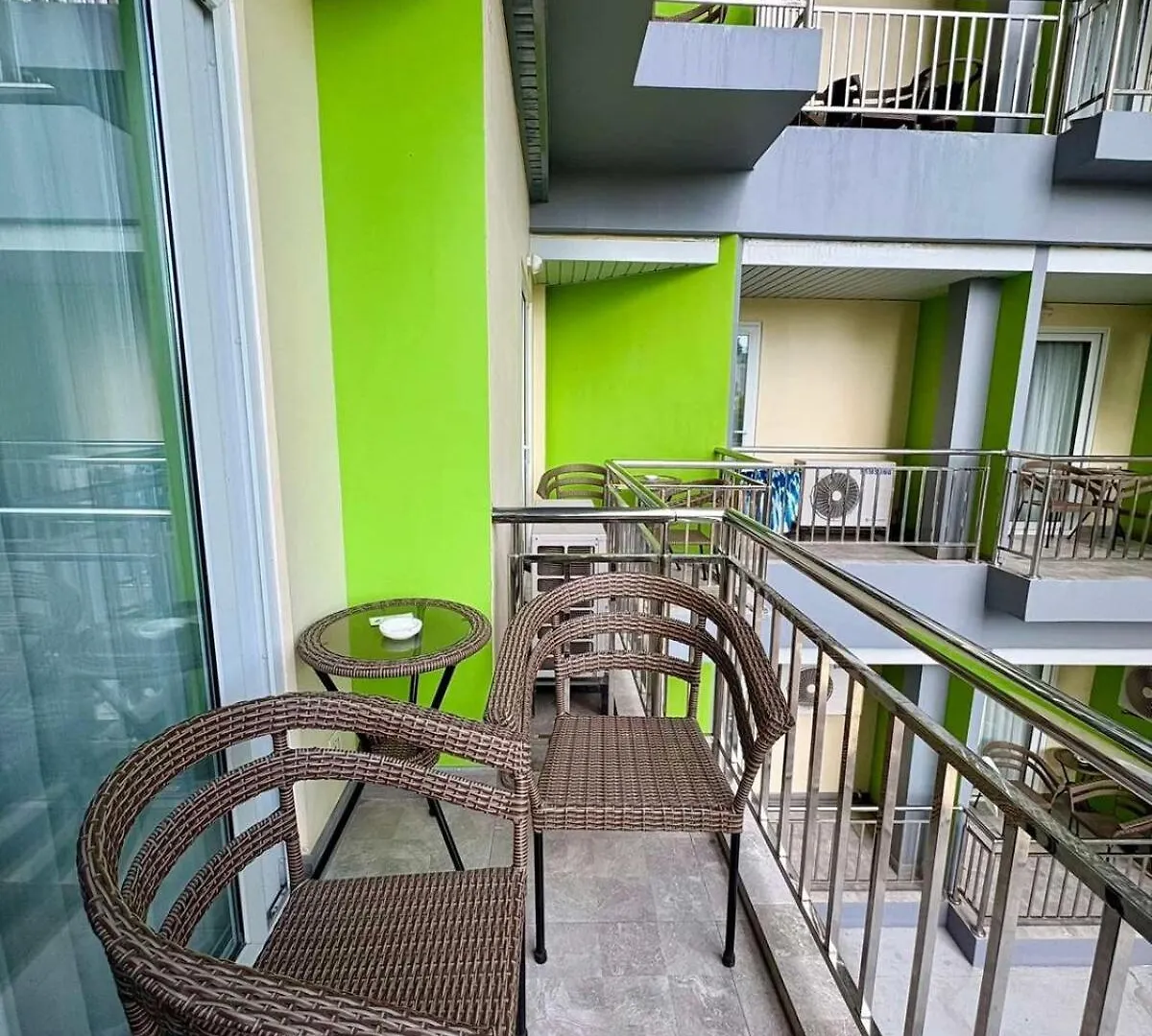 Apartment Sheryll Escapes - La Grande Phase 2, Grand Studio 305 With Balcony, Wifi & Netflix Angeles