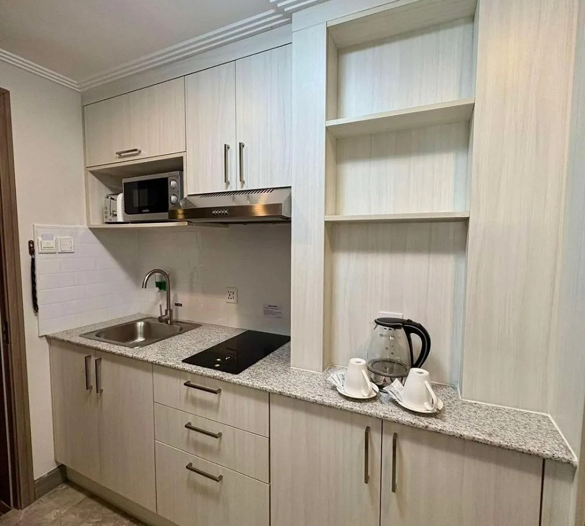Sheryll Escapes - La Grande Phase 2, Grand Studio 305 With Balcony, Wifi & Netflix Angeles Philippines